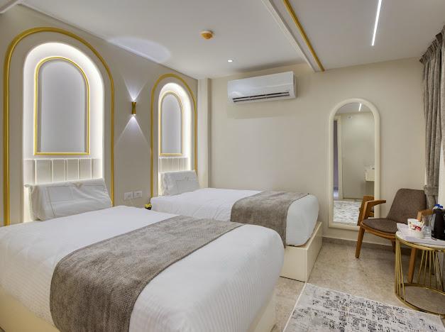 Deluxe Room With Pyramids View